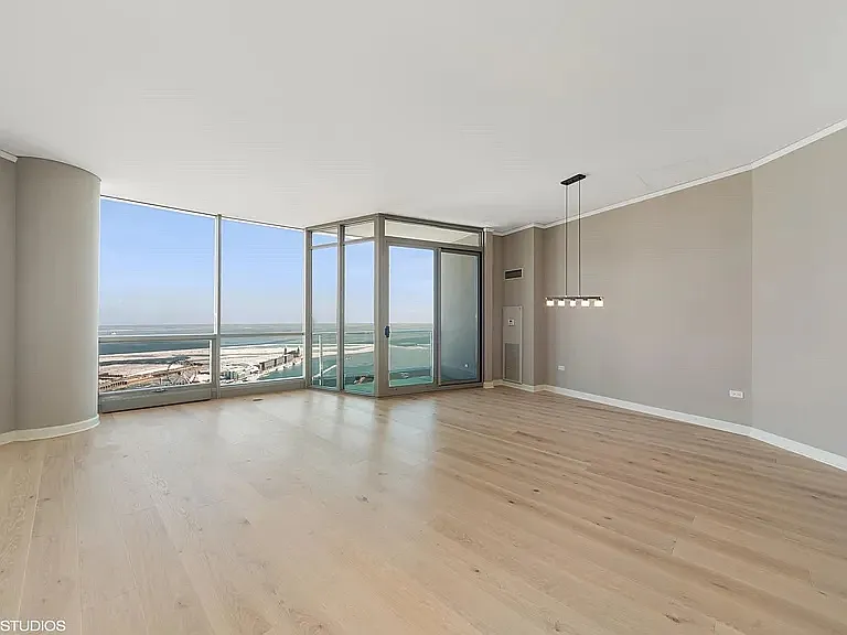 Building Photo - 420 E Waterside Dr #4414
