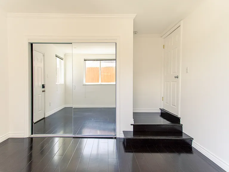 7439 Leescott Ave — Photo 15