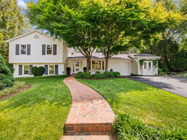 8527 Pappas Way, Annandale, VA 22003