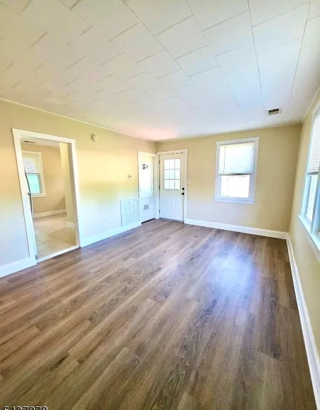 7 Jefferson Ave — Photo 9