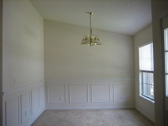 5th image of 2582 Bentshire Dr
