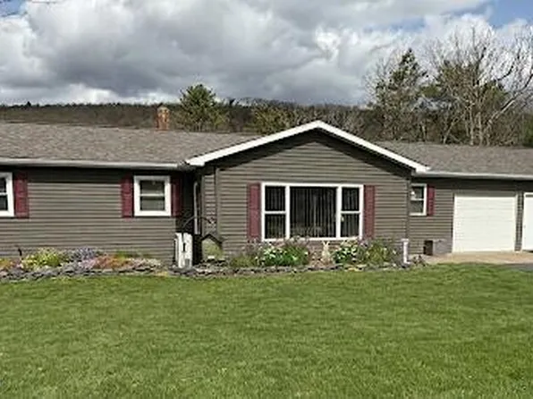 854 Lily Lake Rd, Wapwallopen, PA 18660