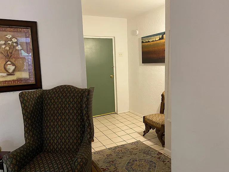 422 W New York Ave #E — Photo 6