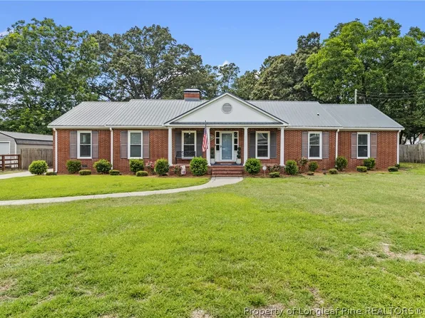 407 N Main St, Raeford, NC 28376
