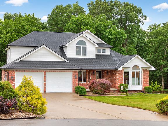 5th image of 220 Sylvan Way