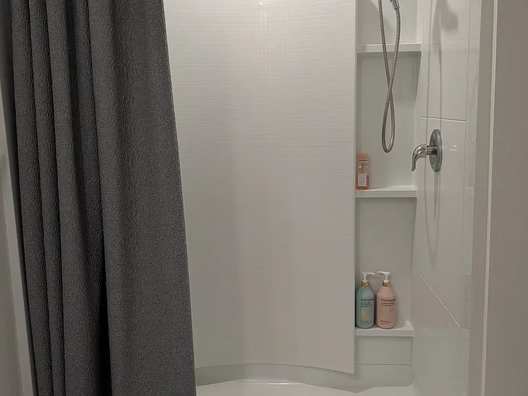 on-suite shower