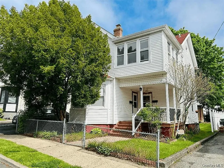 12 Parry Ave #2 — Photo 1