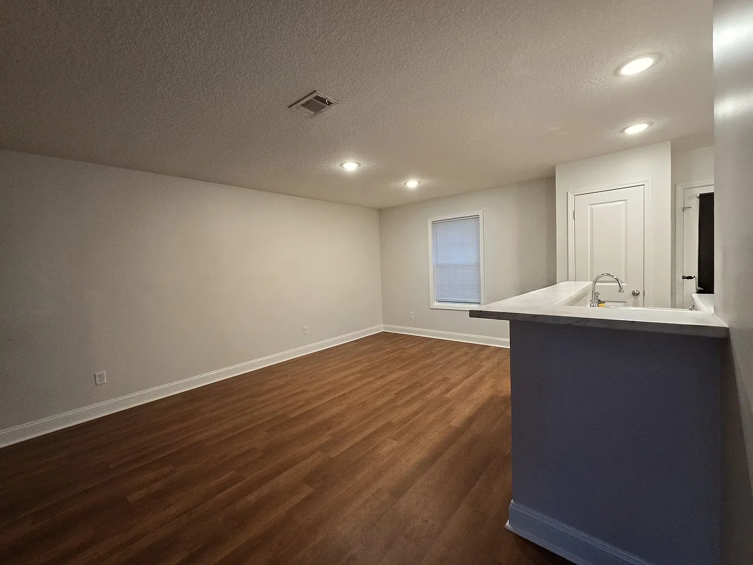 3 bed, $1,550 — Photo 3