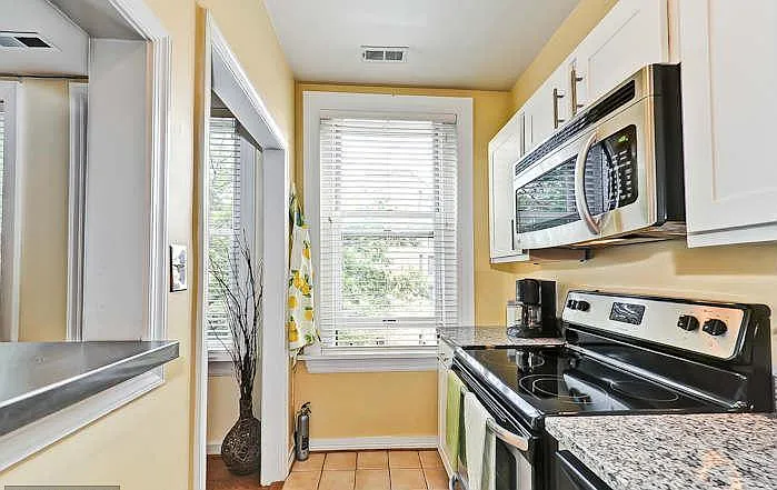 1930 18th St NW — Photo 7