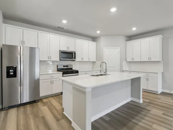 2704 Big Bend Mews, Corinth, TX 76209