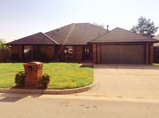 200 Tumbleweed Rd, Yukon, OK 73099