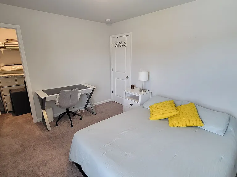 120 Paddock Glen Dr — Photo 10