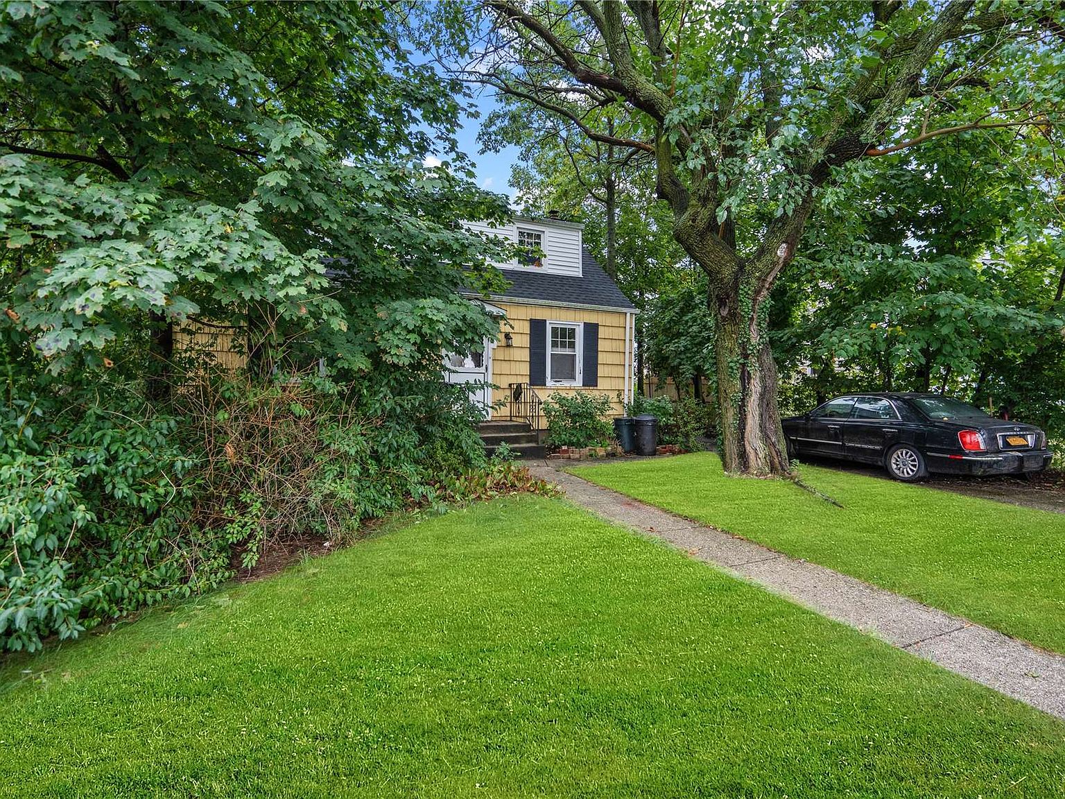 42 Oriole Road, Levittown, NY 11756 Zillow