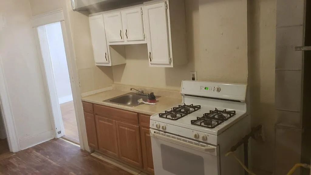 12 Tirrell St — Photo 2