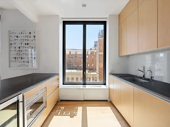 21 East 12th Street image 8 of 19