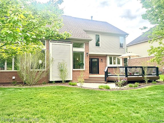 4th image of 1215 Letica Dr