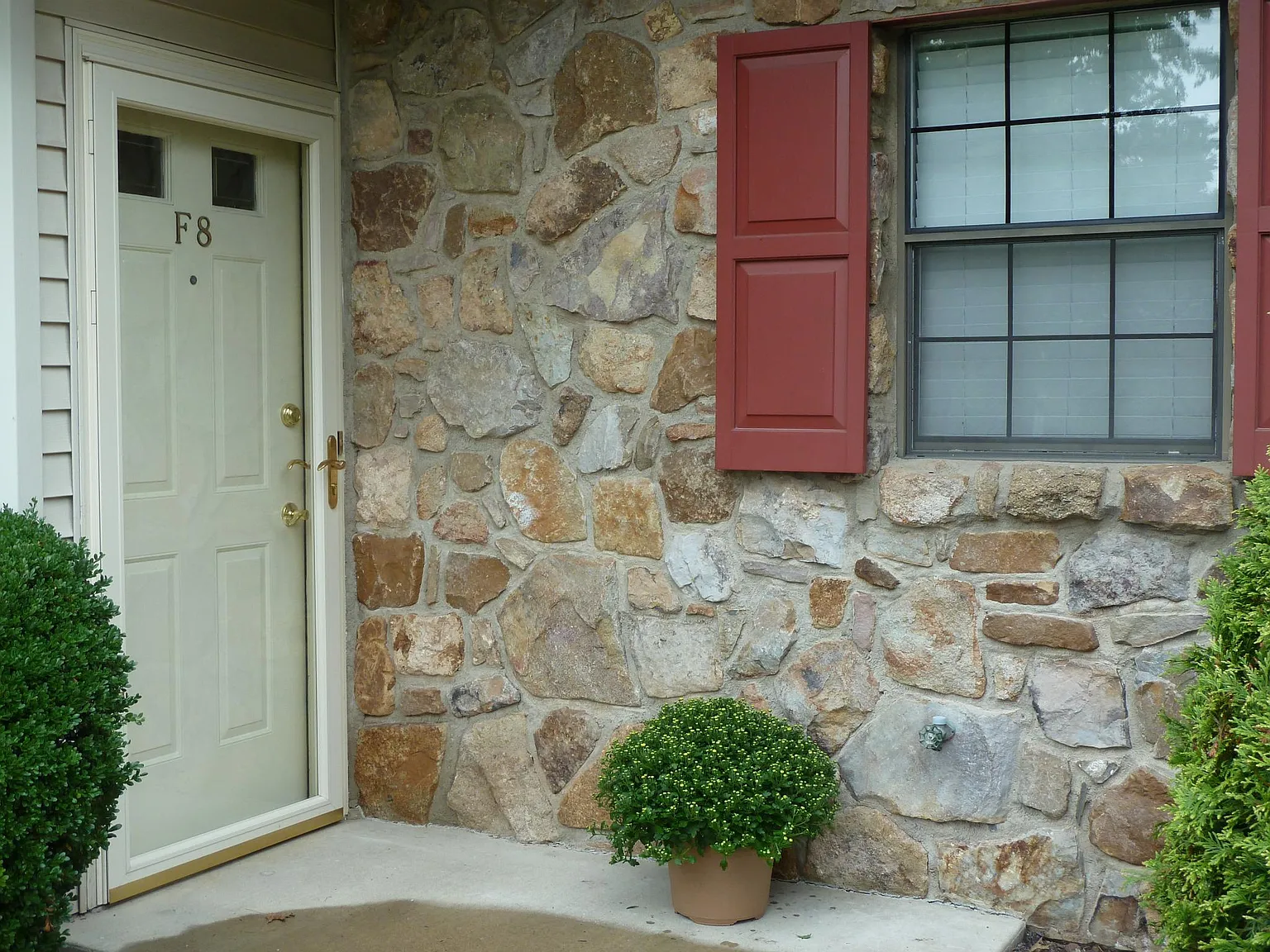 1 bed, 708 sqft, $1,800 — Photo 1