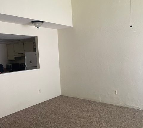 4th image of 2508 SW 35th Pl #F36