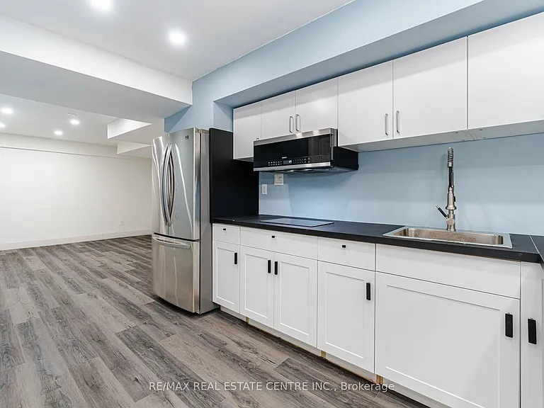 177 N Park Blvd — Photo 14