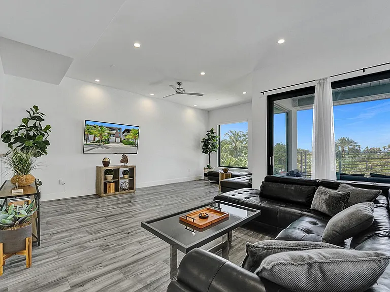 340 Balboa St — Photo 30