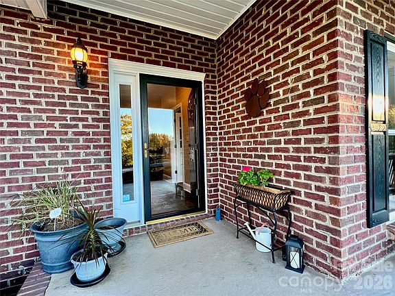 5th image of 1011 Ratchford Rd