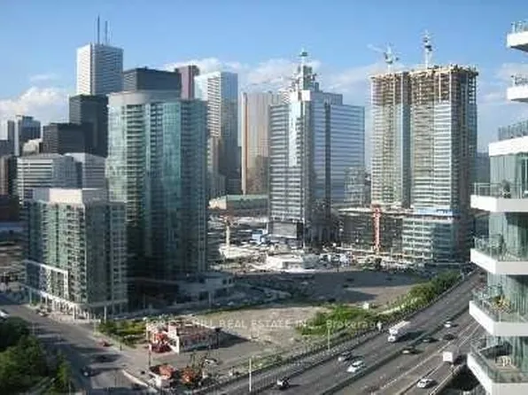 230 Queens Quay Blvd W, Toronto, ON