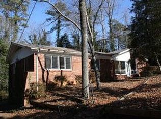 2036 10th Street Pl NW, Hickory, NC 28601