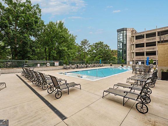 5th image of 3040 Peachtree Rd NW Unit 702