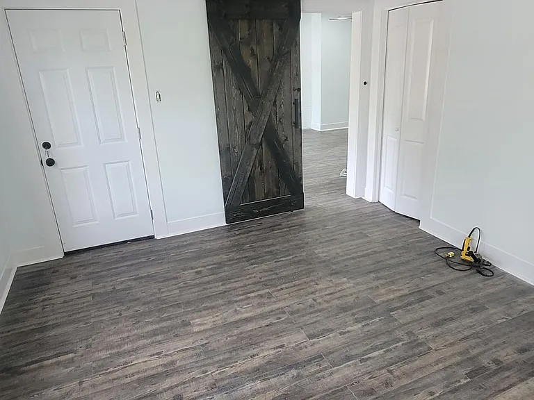 2820 Fort Ave — Photo 45