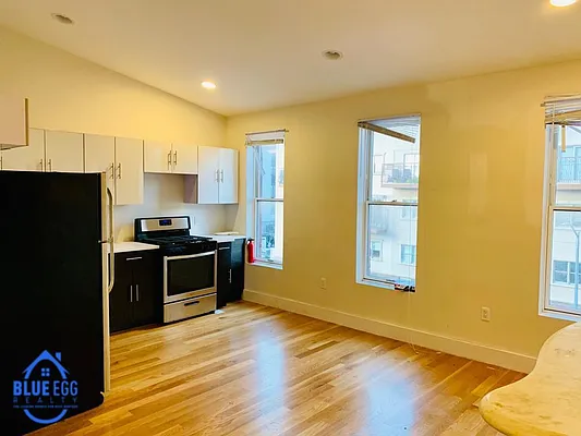 Rented by Blue Egg Realty Corp | media 17