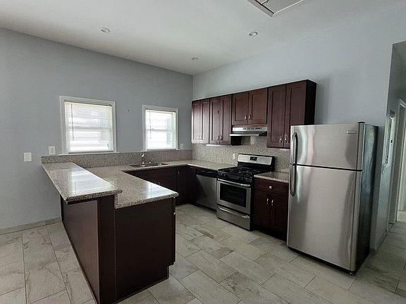 2nd image of 191 Bay 7 St #2