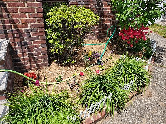 Front flower bed right