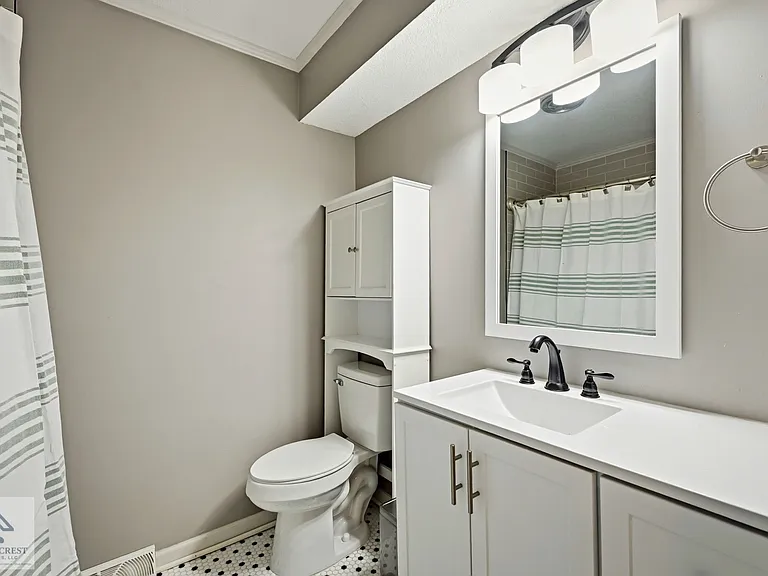 205 SW Craigmont Dr — Photo 12