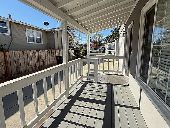 4th image of 716 Laurel Ave #B