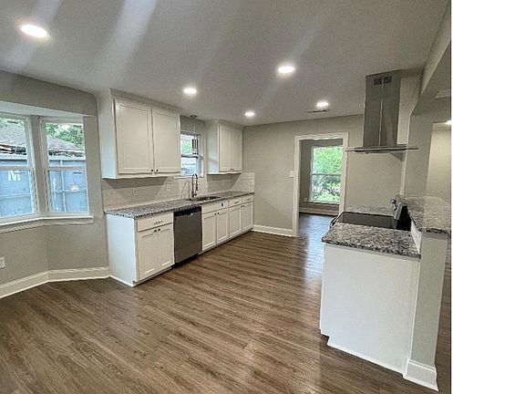 4th image of 9276 Bramble Dr