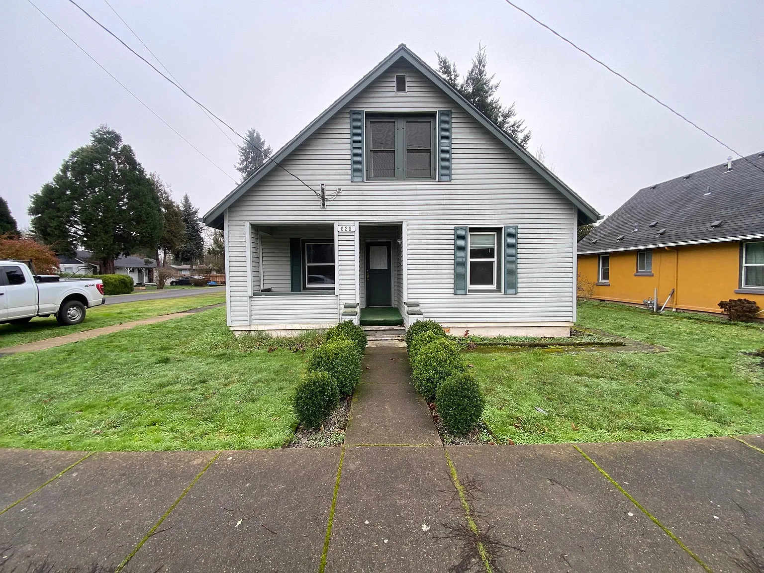 628 Kirk Ave photo 1