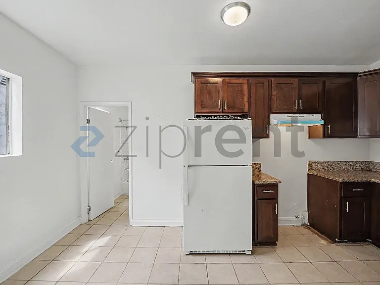 1513 W 12th Pl #12 — Photo 9