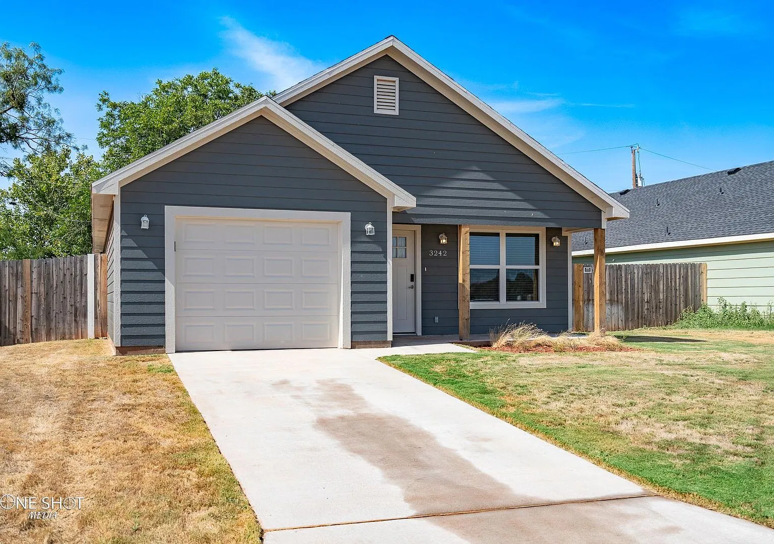 3242 Iris Street — Photo 3