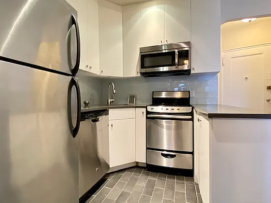 Rented by Metropolitan Equities | media 6