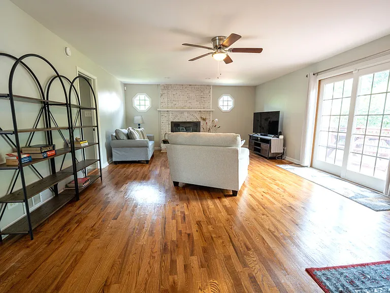 17011 Danielle Ct — Photo 8