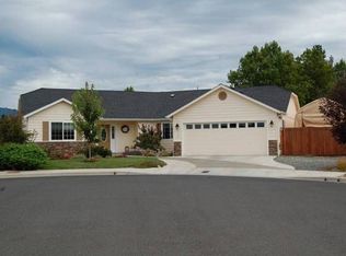 913 SW Princeton Pl, Grants Pass, OR 97527