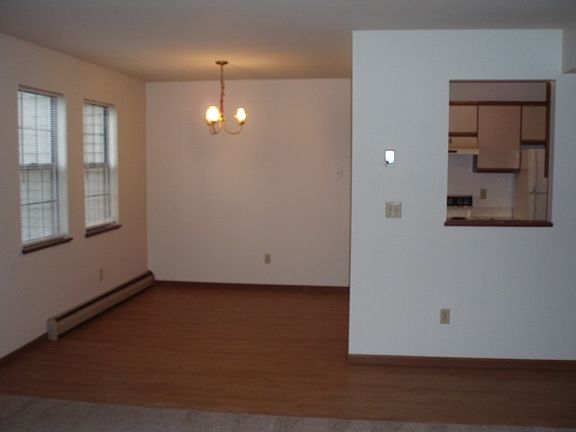 4th image of 358 Stratford Way APT 1