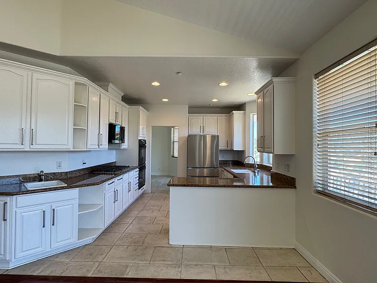 2 sinks in Kitchen for food preparation