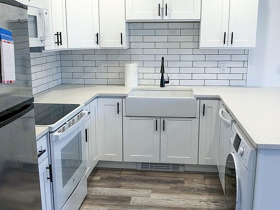 2nd image of 1000 9th St APT 17