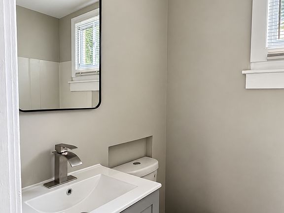2nd image of 4041 Perrysville Ave APT 2