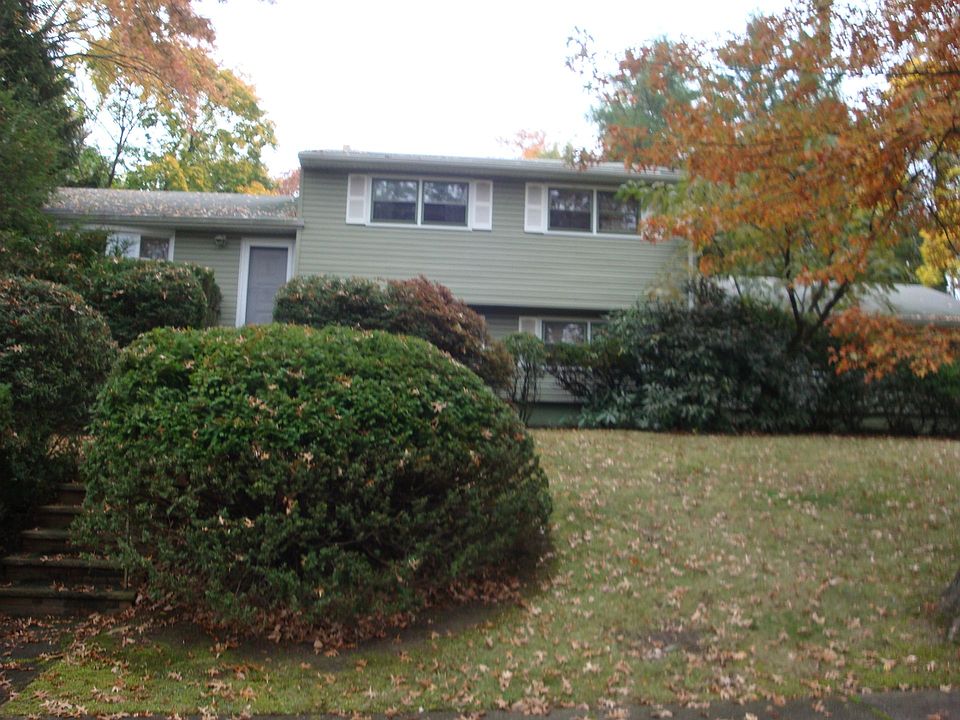 2nd image of 64 Seminole Ave