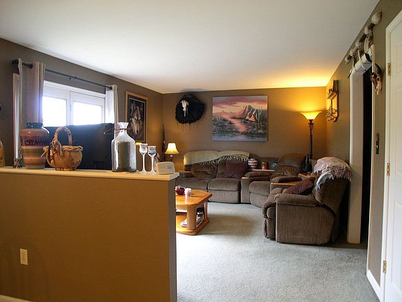 3rd image of 2614 Parkside Dr