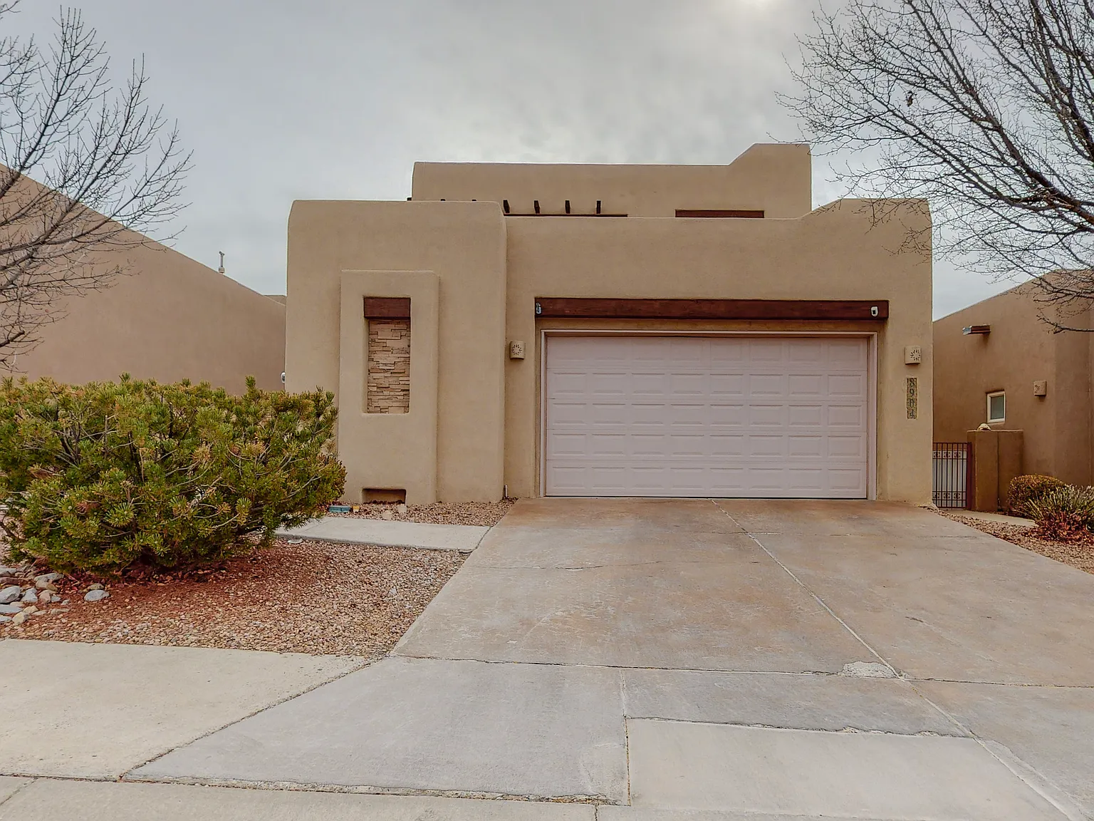 4 bed, 2557 sqft, $3,995 — Photo 2