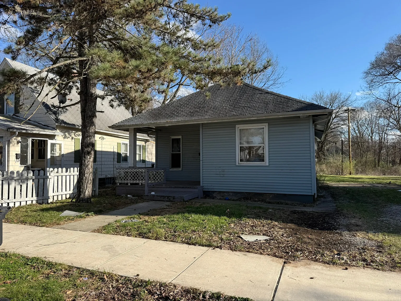 3 bed, 900 sqft, $890 — Photo 2