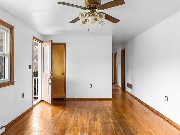 4th image of 139 North Rd